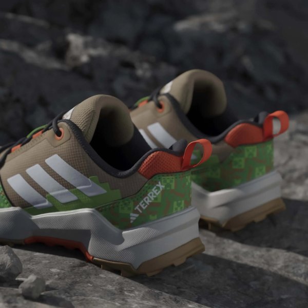 Dětské outdoorové boty adidas TERREX AX4R MINECRAFT K - foto 29